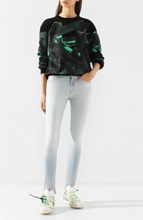 Женские джинсы OFF-WHITE голубого цвета по цене 39800 руб., арт. 0WYA003R20H300687100 | Фото 2 Женские джинсы OFF-WHITE голубого цвета, арт. 0WYA003R20H300687100 | Фото 2 (Длина (брюки, джинсы): Стандартные; Материал внешний: Хлопок, Деним; Статус проверки: Проверена категория; Кросс-КТ: Деним; Стили: Кэжуэл)
