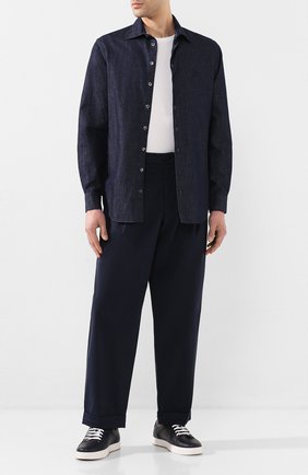 Мужская рубашка из смеси хлопка и льна GIORGIO ARMANI синего цвета по цене 47700 руб., арт. 0SGCCZMC/TZ568 | Фото 2 Мужская рубашка из смеси хлопка и льна GIORGIO ARMANI синего цвета, арт. 0SGCCZMC/TZ568 | Фото 2 (Материал внешний: Хлопок; Длина (для топов): Стандартные; Рукава: Длинные; Мужское Кросс-КТ: Рубашка-одежда; Принт: Однотонные; Случай: Повседневный; Манжеты: На пуговицах; Воротник: Акула; Региональные ограничения белый список (Axapta Mercury): RU)