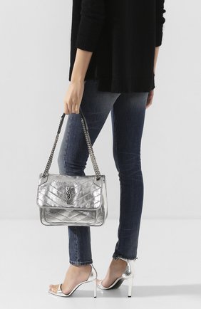 Женская сумка niki medium SAINT LAURENT серебряного цвета по цене 156000 руб., арт. 575055/1Q302 | Фото 2 Женская сумка niki medium SAINT LAURENT серебряного цвета, арт. 575055/1Q302 | Фото 2