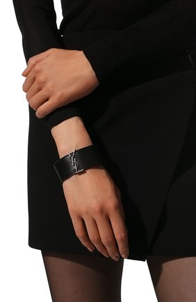 Женский кожаный браслет SAINT LAURENT черного цвета по цене 34950 руб., арт. 586800/0IH0D | Фото 2 Женский кожаный браслет SAINT LAURENT черного цвета, арт. 586800/0IH0D | Фото 2