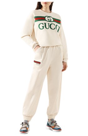 Женский хлопковый свитшот GUCCI бежевого цвета по цене 81000 руб., арт. 469250/XJCCG | Фото 2 Женский хлопковый свитшот GUCCI бежевого цвета, арт. 469250/XJCCG | Фото 2