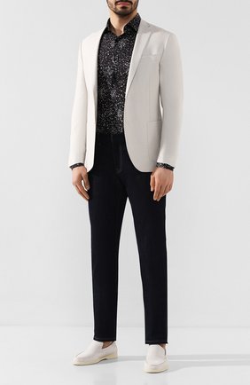 Мужская хлопковая рубашка Z ZEGNA черного цвета по цене 20700 руб., арт. 705148/ZCSF2 | Фото 2 Мужская хлопковая рубашка Z ZEGNA черного цвета, арт. 705148/ZCSF2 | Фото 2 (Материал внешний: Хлопок; Рукава: Длинные; Длина (для топов): Стандартные; Мужское Кросс-КТ: Рубашка-одежда; Принт: С принтом; Случай: Повседневный; Манжеты: На пуговицах; Воротник: Кент)