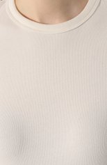 Женская хлопковая футболка AGOLDE белого цвета, арт. A7049 | Фото 5 (Принт: Без принта; Рукава: Короткие; Длина (для топов): Стандартные; Материал внешний: Хлопок; Стили: Классический, Минимализм, Кэжуэл; Женское Кросс-КТ: Футболка-одежда)