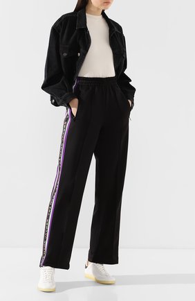Женские брюки MARC JACOBS (THE) черного цвета по цене 41750 руб., арт. V4000006 | Фото 2 Женские брюки MARC JACOBS (THE) черного цвета, арт. V4000006 | Фото 2