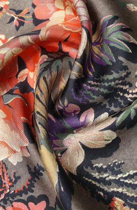 Женский шелковый платок DRIES VAN NOTEN серого цвета по цене 22550 руб., арт. 201-11302 | Фото 2 Женский шелковый платок DRIES VAN NOTEN серого цвета, арт. 201-11302 | Фото 2