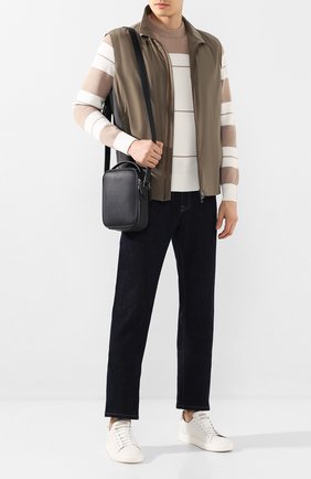 Мужская кожаная сумка-планшет GIORGIO ARMANI темно-синего цвета по цене 96400 руб., арт. Y2M224/YDZ1J | Фото 2 Мужская кожаная сумка-планшет GIORGIO ARMANI темно-синего цвета, арт. Y2M224/YDZ1J | Фото 2