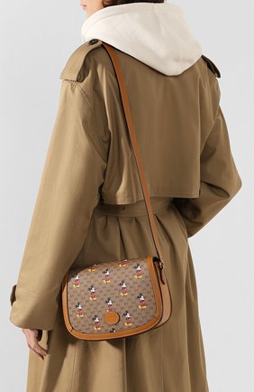 Женская сумка disney x gucci GUCCI коричневого цвета по цене 144200 руб., арт. 602694/HWUBM | Фото 2 Женская сумка disney x gucci GUCCI коричневого цвета, арт. 602694/HWUBM | Фото 2