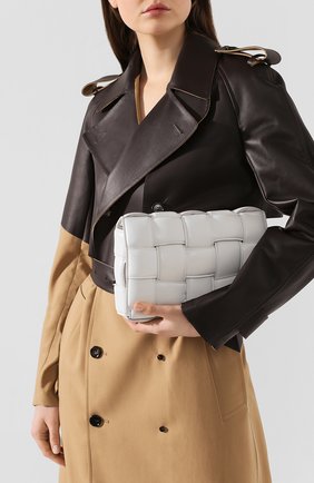 Женская сумка padded cassette BOTTEGA VENETA белого цвета по цене 199500 руб., арт. 591970/VCQR1 | Фото 2 Женская сумка padded cassette BOTTEGA VENETA белого цвета, арт. 591970/VCQR1 | Фото 2