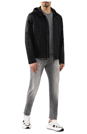 Мужская куртка BRIONI черного цвета, арт. SLQZ0L/P9912 | Фото 2 (Длина (верхняя одежда): Короткие; Материал внешний: Синтетический материал; Мужское Кросс-КТ: Верхняя одежда; Рукава: Длинные; Кросс-КТ: Ветровка, Куртка; Региональные ограничения белый список (Axapta Mercury): RU)
