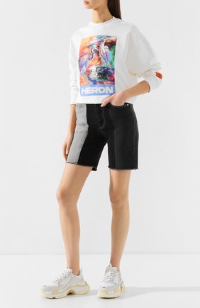 Женские джинсовые шорты HERON PRESTON серого цвета по цене 38950 руб., арт. HWYC006R20797004R100 | Фото 2 Женские джинсовые шорты HERON PRESTON серого цвета, арт. HWYC006R20797004R100 | Фото 2