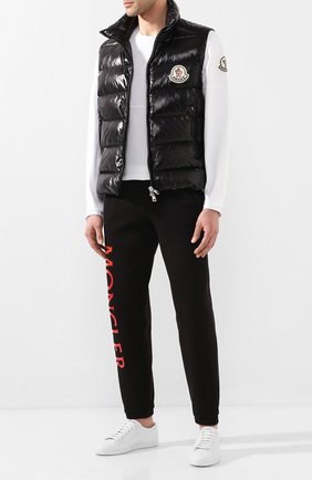 Мужской пуховый жилет 2 moncler 1952 MONCLER GENIUS черного цвета по цене 54500 руб., арт. F1-092-1A501-10-68950 | Фото 2 Мужской пуховый жилет 2 moncler 1952 MONCLER GENIUS черного цвета, арт. F1-092-1A501-10-68950 | Фото 2