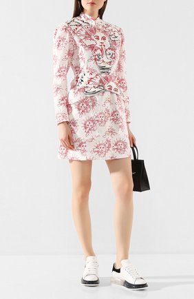 Женские кожаные кеды ALEXANDER MCQUEEN черно-белого цвета по цене 43300 руб., арт. 611698/WHX9V | Фото 2 Женские кожаные кеды ALEXANDER MCQUEEN черно-белого цвета, арт. 611698/WHX9V | Фото 2