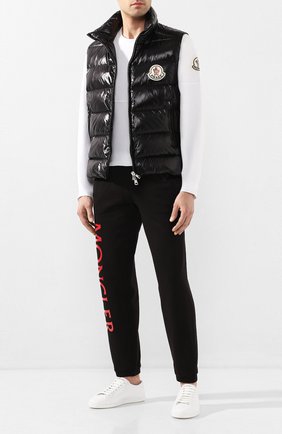 Мужская хлопковый лонгслив 2 moncler 1952 MONCLER GENIUS белого цвета по цене 18100 руб., арт. F1-092-8D700-00-V8136 | Фото 2 Мужская хлопковый лонгслив 2 moncler 1952 MONCLER GENIUS белого цвета, арт. F1-092-8D700-00-V8136 | Фото 2