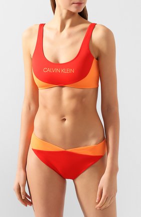 Женский плавки-бикини CALVIN KLEIN красного цвета по цене 5460 руб., арт. KW0KW00842 | Фото 2 Женский плавки-бикини CALVIN KLEIN красного цвета, арт. KW0KW00842 | Фото 2