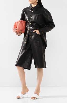 Женская кожаная рубашка BOTTEGA VENETA черного цвета по цене 388000 руб., арт. 618525/VKV90 | Фото 2 Женская кожаная рубашка BOTTEGA VENETA черного цвета, арт. 618525/VKV90 | Фото 2
