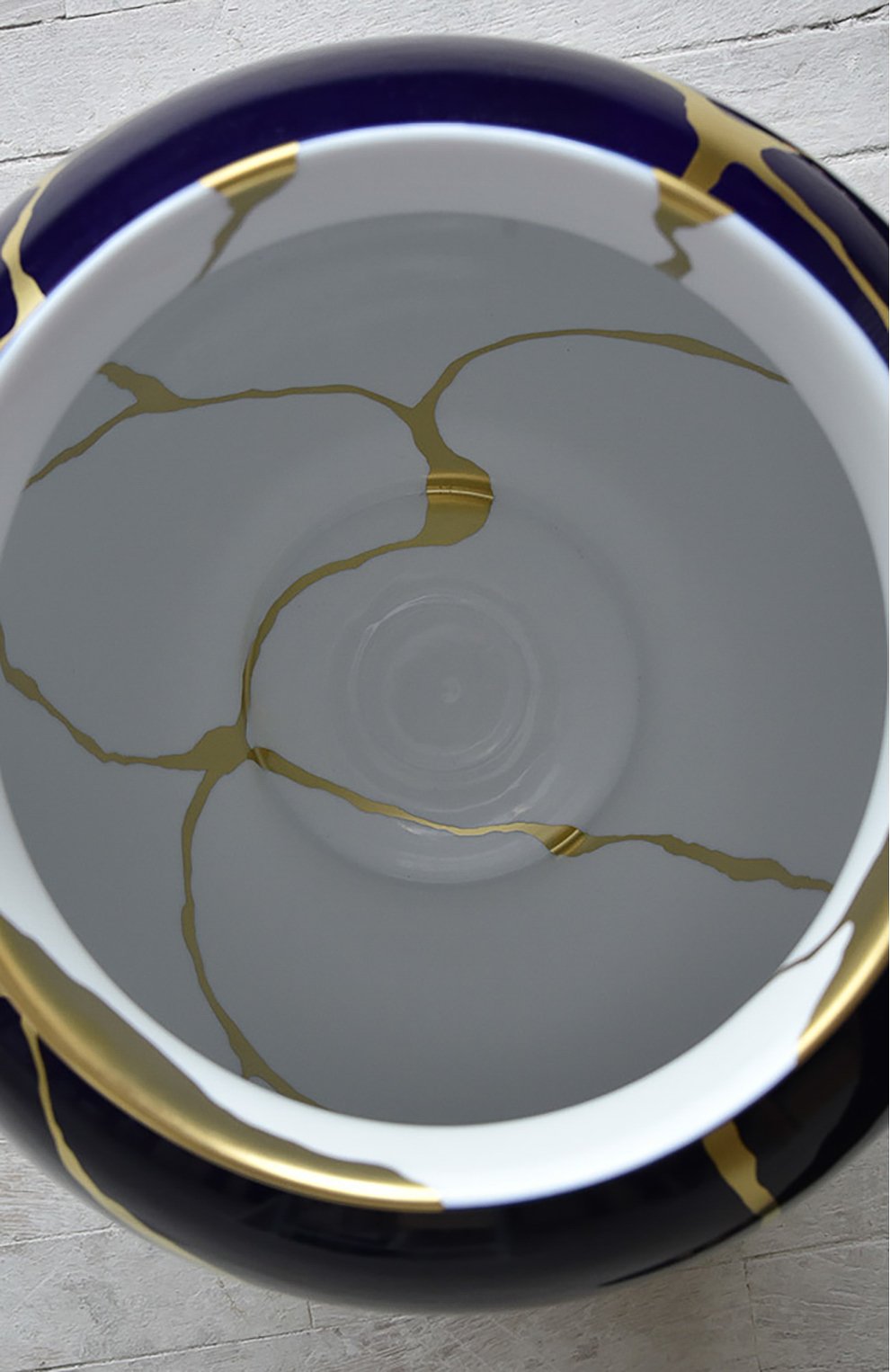 Ваза kintsugi BERNARDAUD синего цвета по цене 2290000 руб., арт. 1834/22985 | Фото 3 Ваза kintsugi BERNARDAUD синего цвета, арт. 1834/22985 | Фото 3 (Ограничения доставки: fragile-2)