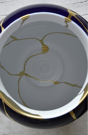 Ваза kintsugi BERNARDAUD синего цвета по цене 2290000 руб., арт. 1834/22985 | Фото 3 Ваза kintsugi BERNARDAUD синего цвета, арт. 1834/22985 | Фото 3 (Ограничения доставки: fragile-2)