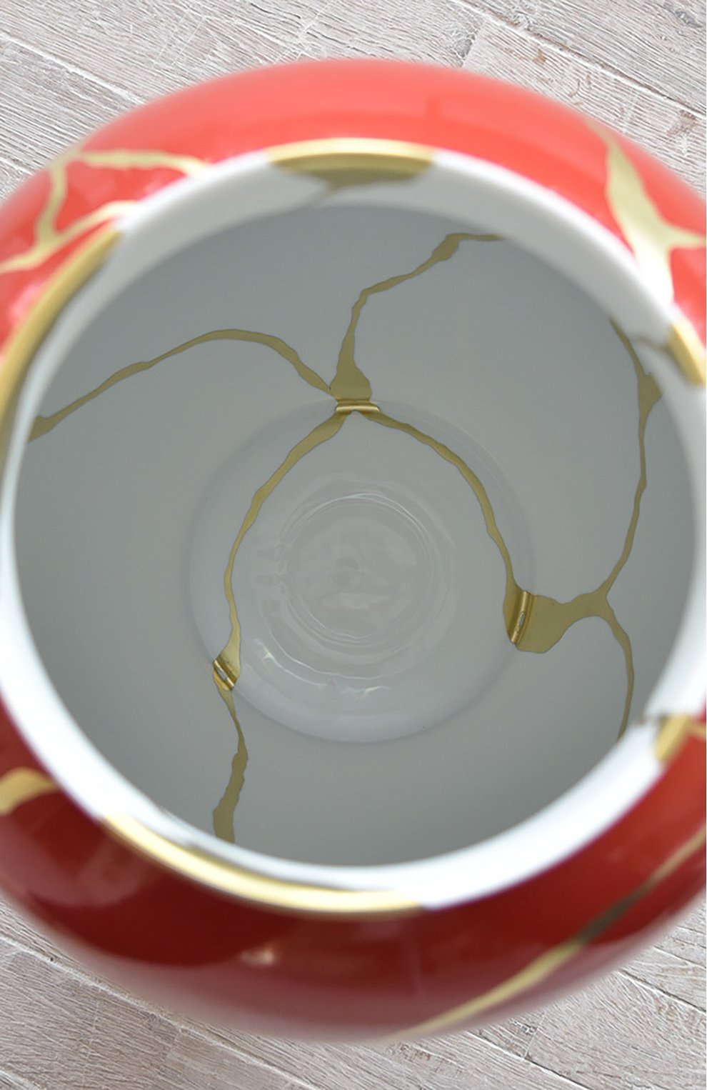 Мужского ваза kintsugi BERNARDAUD красного цвета по цене 1480000 руб., арт. 1834/22986 | Фото 3 Мужского ваза kintsugi BERNARDAUD красного цвета, арт. 1834/22986 | Фото 3