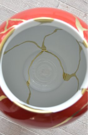 Мужского ваза kintsugi BERNARDAUD красного цвета по цене 1480000 руб., арт. 1834/22986 | Фото 3 Мужского ваза kintsugi BERNARDAUD красного цвета, арт. 1834/22986 | Фото 3
