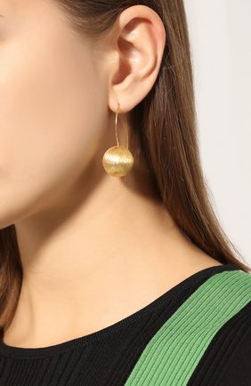Женские серьги ESHVI золотого цвета по цене 15600 руб., арт. SS2020-09-G | Фото 2 Женские серьги ESHVI золотого цвета, арт. SS2020-09-G | Фото 2