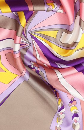 Женский шелковый платок EMILIO PUCCI фиолетового цвета по цене 25750 руб., арт. 0HGB52/0HC52 | Фото 2 Женский шелковый платок EMILIO PUCCI фиолетового цвета, арт. 0HGB52/0HC52 | Фото 2
