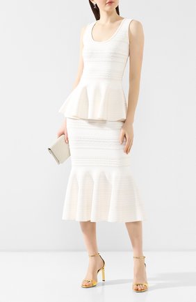 Женский топ из вискозы ALEXANDER MCQUEEN белого цвета по цене 131000 руб., арт. 610721/Q1AL5 | Фото 2 Женский топ из вискозы ALEXANDER MCQUEEN белого цвета, арт. 610721/Q1AL5 | Фото 2