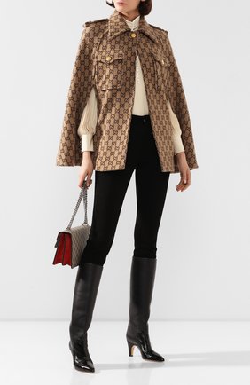 Женская шерстяное пончо GUCCI коричневого цвета по цене 196200 руб., арт. 610488/XKA5U | Фото 2 Женская шерстяное пончо GUCCI коричневого цвета, арт. 610488/XKA5U | Фото 2 (Материал внешний: Шерсть; Длина (верхняя одежда): Короткие; Статус проверки: Проверена категория; Стили: Гламурный)