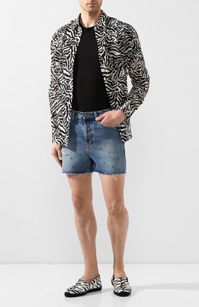 Мужские джинсовые шорты SAINT LAURENT голубого цвета по цене 52150 руб., арт. 606814/YL870 | Фото 2 Мужские джинсовые шорты SAINT LAURENT голубого цвета, арт. 606814/YL870 | Фото 2