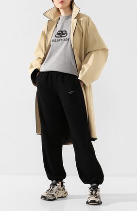 Женские текстильные кроссовки track.2 BALENCIAGA бежевого цвета по цене 75100 руб., арт. 568615/W2GN3 | Фото 2 Женские текстильные кроссовки track.2 BALENCIAGA бежевого цвета, арт. 568615/W2GN3 | Фото 2