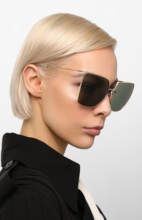 Женские солнцезащитные очки CELINE EYEWEAR черного цвета по цене 24750 руб., арт. CL40135U 32N | Фото 2 Женские солнцезащитные очки CELINE EYEWEAR черного цвета, арт. CL40135U 32N | Фото 2