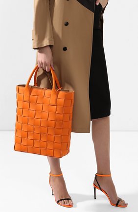 Женская сумка maxi cabat 30 BOTTEGA VENETA оранжевого цвета по цене 291000 руб., арт. 606005/VMAY3 | Фото 2 Женская сумка maxi cabat 30 BOTTEGA VENETA оранжевого цвета, арт. 606005/VMAY3 | Фото 2
