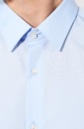 Мужская хлопковая сорочка BOSS голубого цвета, арт. 50427530 | Фото 5 (Воротник: Кент; Рукава: Короткие; Случай: Повседневный; Длина (для топов): Стандартные; Материал внешний: Хлопок; Принт: Однотонные)