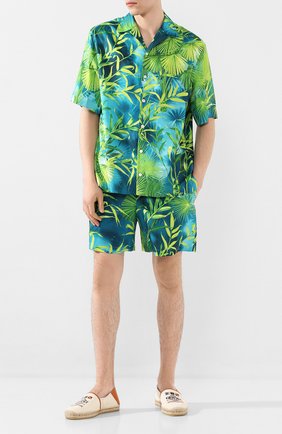 Мужские шорты VERSACE зеленого цвета по цене 43550 руб., арт. A85954/A234748 | Фото 2 Мужские шорты VERSACE зеленого цвета, арт. A85954/A234748 | Фото 2