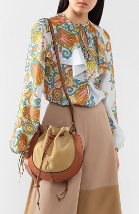 Женская сумка horseshoe LOEWE светло-коричневого цвета по цене 117000 руб., арт. A826301X02 | Фото 2 Женская сумка horseshoe LOEWE светло-коричневого цвета, арт. A826301X02 | Фото 2