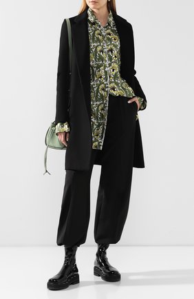 Женские брюки со стрелками ACNE STUDIOS черного цвета по цене 26200 руб., арт. AK0216/W | Фото 2 Женские брюки со стрелками ACNE STUDIOS черного цвета, арт. AK0216/W | Фото 2