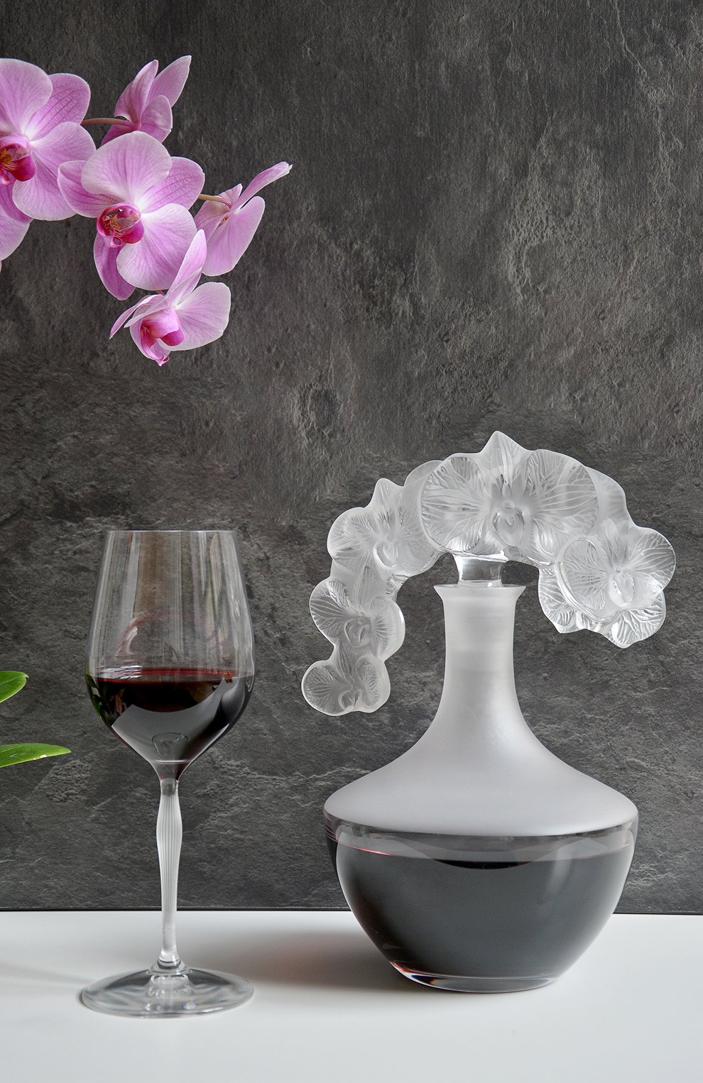 Графин orchid LALIQUE прозрачного цвета по цене 382500 руб., арт. 10709400 | Фото 2 Графин orchid LALIQUE прозрачного цвета, арт. 10709400 | Фото 2 (Интерьер: Интерьер; Ограничения доставки: fragile-2)