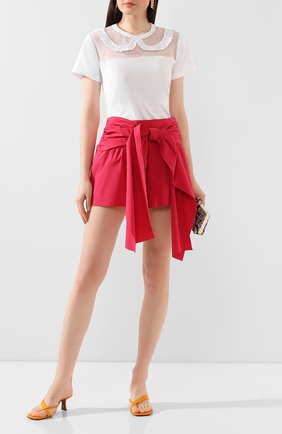 Женские хлопковые шорты REDVALENTINO красного цвета по цене 21800 руб., арт. TR0RFD00/0VU | Фото 2 Женские хлопковые шорты REDVALENTINO красного цвета, арт. TR0RFD00/0VU | Фото 2