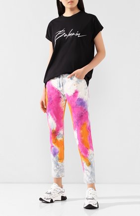 Женские кожаные кроссовки squalo VERSACE черно-белого цвета по цене 67900 руб., арт. DST113G/DV19 | Фото 2 Женские кожаные кроссовки squalo VERSACE черно-белого цвета, арт. DST113G/DV19 | Фото 2