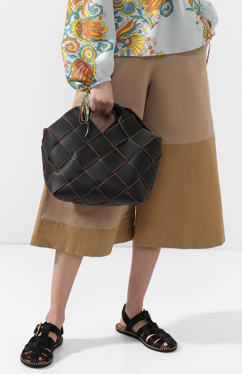 Женская сумка woven LOEWE черного цвета по цене 225500 руб., арт. 321.12.L62 | Фото 2 Женская сумка woven LOEWE черного цвета, арт. 321.12.L62 | Фото 2