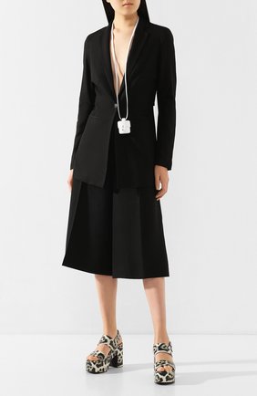 Женские кюлоты из вискозы JACQUEMUS черного цвета по цене 32500 руб., арт. 201PA02/02990 | Фото 2 Женские кюлоты из вискозы JACQUEMUS черного цвета, арт. 201PA02/02990 | Фото 2