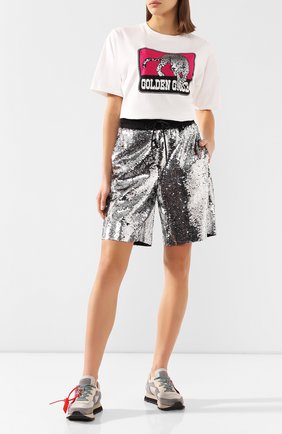 Женские шорты с пайетками GOLDEN GOOSE DELUXE BRAND серебряного цвета по цене 26750 руб., арт. G36WP141.A1 | Фото 2 Женские шорты с пайетками GOLDEN GOOSE DELUXE BRAND серебряного цвета, арт. G36WP141.A1 | Фото 2