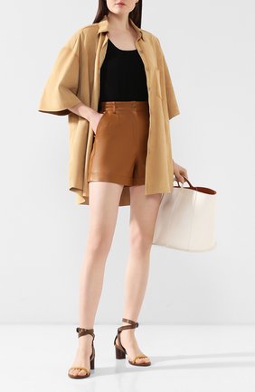 Женские кожаные шорты TWINS FLORENCE коричневого цвета по цене 42850 руб., арт. TWFPE20PAN0003B | Фото 2 Женские кожаные шорты TWINS FLORENCE коричневого цвета, арт. TWFPE20PAN0003B | Фото 2