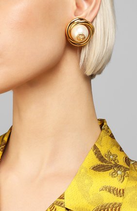 Женские клипсы GUCCI золотого цвета по цене 48900 руб., арт. 605727/JCF27 | Фото 2 Женские клипсы GUCCI золотого цвета, арт. 605727/JCF27 | Фото 2