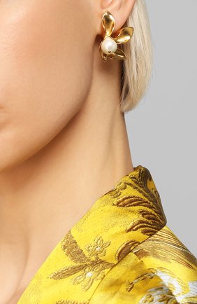 Женские клипсы OSCAR DE LA RENTA золотого цвета по цене 19000 руб., арт. S20J182G0L | Фото 2 Женские клипсы OSCAR DE LA RENTA золотого цвета, арт. S20J182G0L | Фото 2