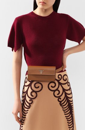 Женская поясная сумка PRADA коричневого цвета по цене 65000 руб., арт. 1CC411-2B04-F098L | Фото 2 Женская поясная сумка PRADA коричневого цвета, арт. 1CC411-2B04-F098L | Фото 2