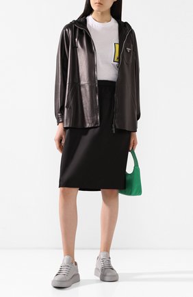 Женская кожаная куртка PRADA черного цвета по цене 265000 руб., арт. 58A015-1WDV-F0002 | Фото 2 Женская кожаная куртка PRADA черного цвета, арт. 58A015-1WDV-F0002 | Фото 2