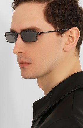 Женские солнцезащитные очки BALENCIAGA серого цвета по цене 24700 руб., арт. BB0082S 001 | Фото 3 Женские солнцезащитные очки BALENCIAGA серого цвета, арт. BB0082S 001 | Фото 3