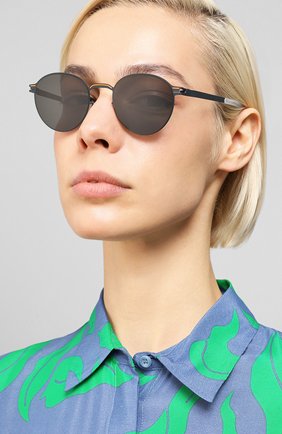 Женские солнцезащитные очки MYKITA черного цвета по цене 33450 руб., арт. CARL0/INDIG0/0RANGE | Фото 2 Женские солнцезащитные очки MYKITA черного цвета, арт. CARL0/INDIG0/0RANGE | Фото 2