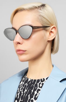 Мужские солнцезащитные очки ALEXANDER MCQUEEN серого цвета по цене 21650 руб., арт. AM0249S 003 | Фото 2 Мужские солнцезащитные очки ALEXANDER MCQUEEN серого цвета, арт. AM0249S 003 | Фото 2