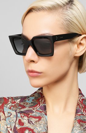 Женские солнцезащитные очки CELINE EYEWEAR черного цвета по цене 31150 руб., арт. CL40130I 01B | Фото 2 Женские солнцезащитные очки CELINE EYEWEAR черного цвета, арт. CL40130I 01B | Фото 2